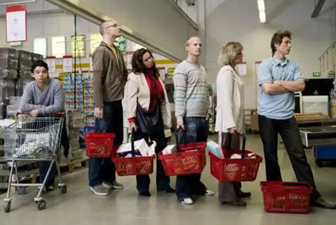 自助收银机解决超市收银问题