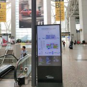 立式和壁挂的广告机各有什么特点和优势？